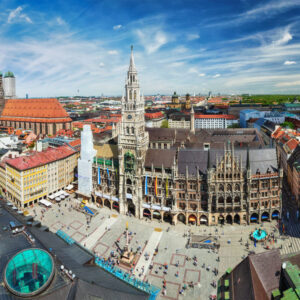 aerial-fish-eye-view-of-munich-marienplatz-neues-rathaus-and-frauenkirche-from-st-peters-church_t20_4ddAYa